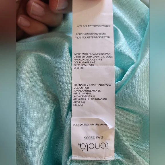 BNWT Privee Gown - M - Picture 7 of 7